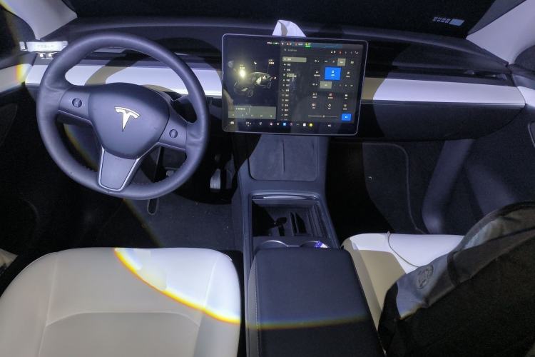 Used Tesla Model Y 2021 Long-Range All-Wheel-Drive Version