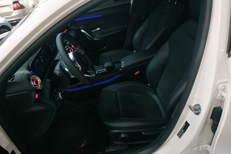 Used Mercedes-Benz A-Class 2022 Second Facelift A 200 L Sport Sedan Fashion Version
