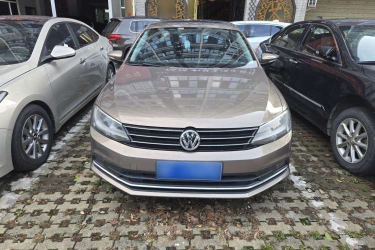 Used Volkswagen Sagitar 2017 230TSI Automatic Comfort Version
