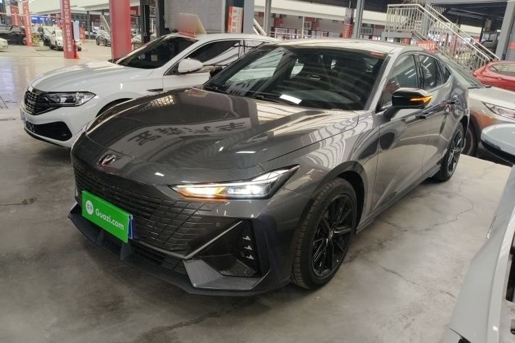 Used Changan UNI-V 2024 1.5T High-Energy Version
