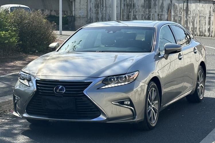Used Lexus ES 2015 300h Comfort Edition