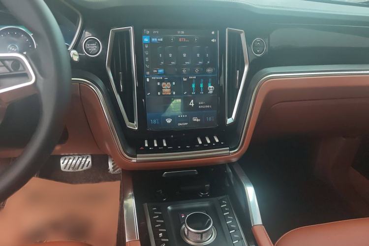 Used Zotye T700 2017 1.8T Dual-Clutch Prestige Model
