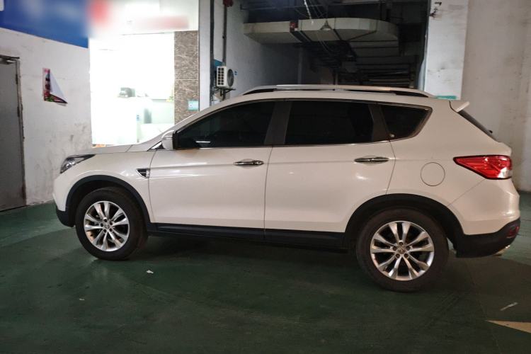 Used Dongfeng Aeolus AX7 2015 2.0L Manual Parade Edition
