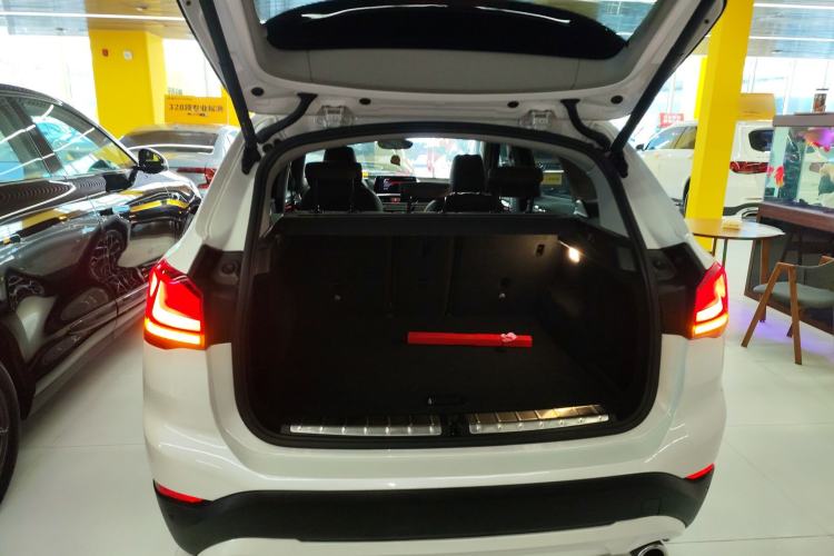 Used BMW X1 2020 sDrive25Li Leading Model
