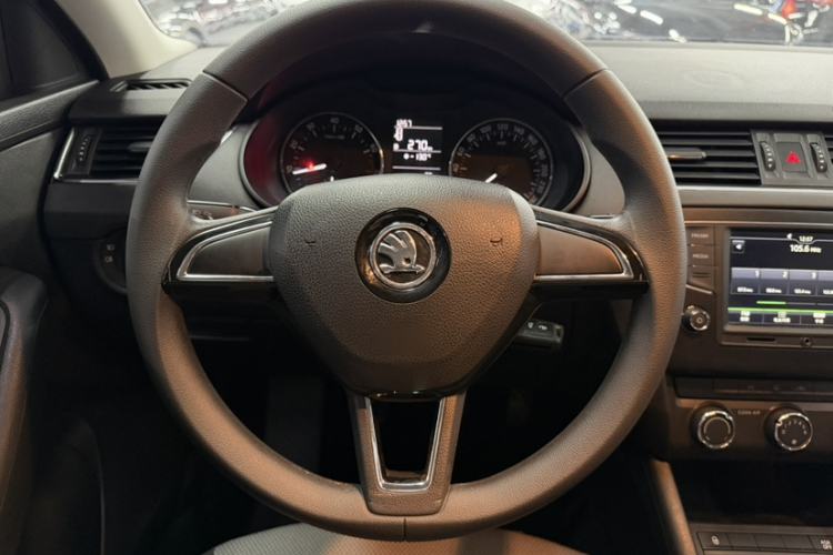 Used Skoda Octavia 2017 Classic Model 1.6L Manual Comfort Edition