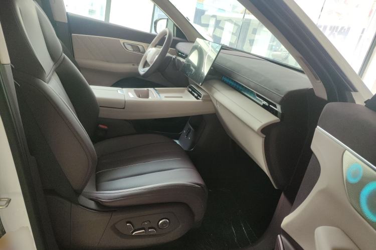 Used  S07 2026 230Ultra with Huawei Qiankun ADS SE Edition