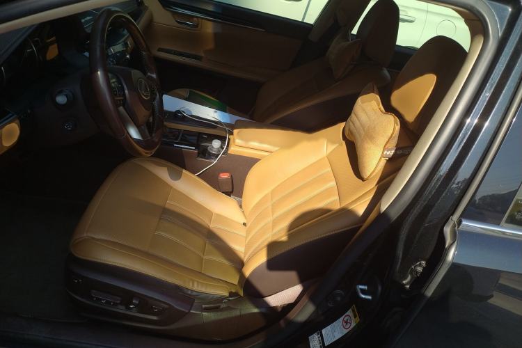 Used Lexus ES 2015 300h Comfort Edition
