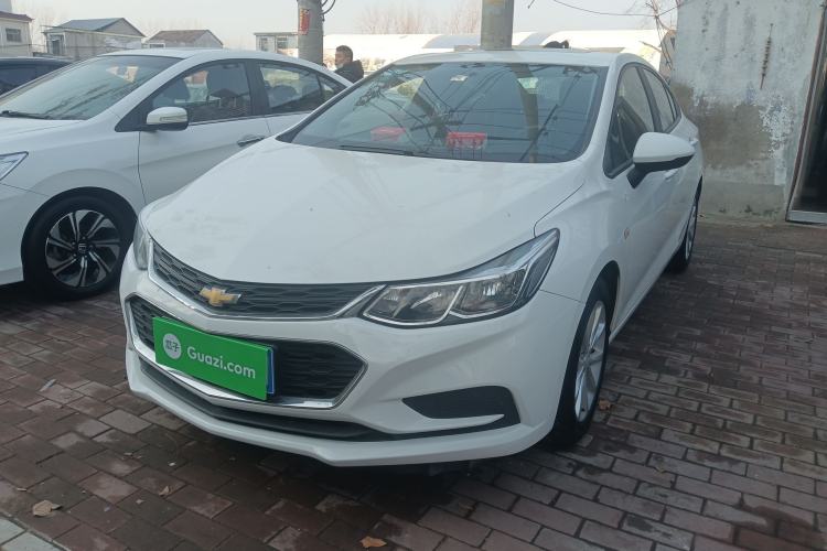 Used Chevrolet Cruze 2018 320 Automatic Pioneer Sunroof Edition

