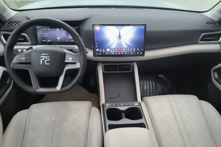 Used BYD Yuan UP 2025 Intelligent Driving Version 401 km Leading Edition
