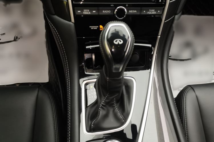 Used Infiniti Q50L 2018 2.0T Comfort Edition China VI Standard
