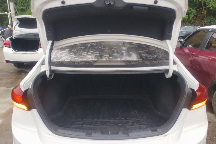 Used Hyundai Elantra 2016 1.6L Automatic ZhiXuan – Elite Version
