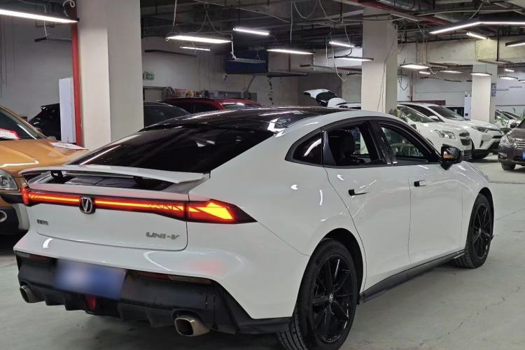 Used Changan UNI-V 2022 1.5T Prestige Version