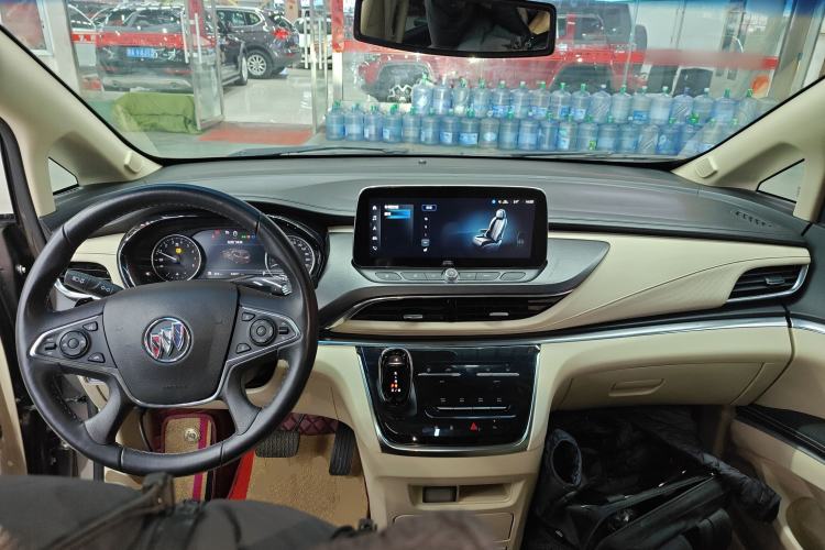 Used Buick GL8 2023 Facelifted Land Cruiser Executive Luxury Version
