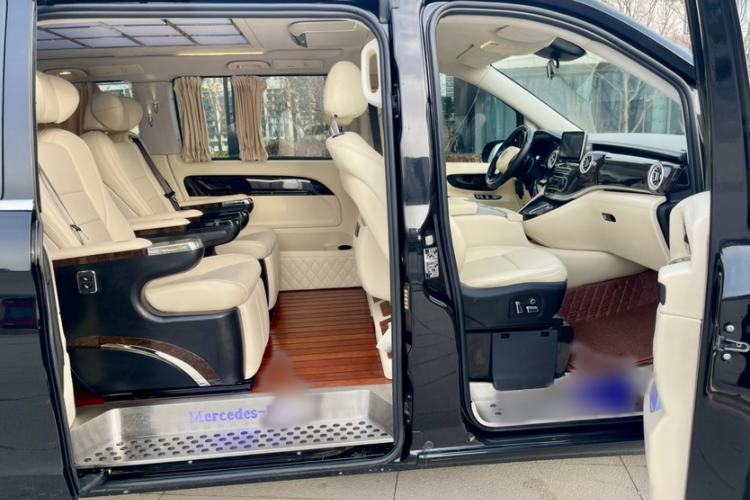 Used Mercedes-Benz Vito 2018 2.0T Elite Version 7 Seats China VI Emission Standard
