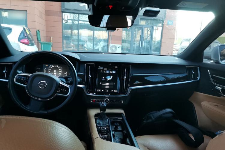 Used Volvo S90 2018 T5 Zhiyuan Edition
