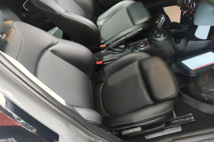 Used  MINI 2022 Updated 1.5T COOPER Classic Edition Five-Door Version
