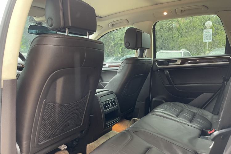 Used Volkswagen Touareg 2011 3.0 TSI Standard Version
