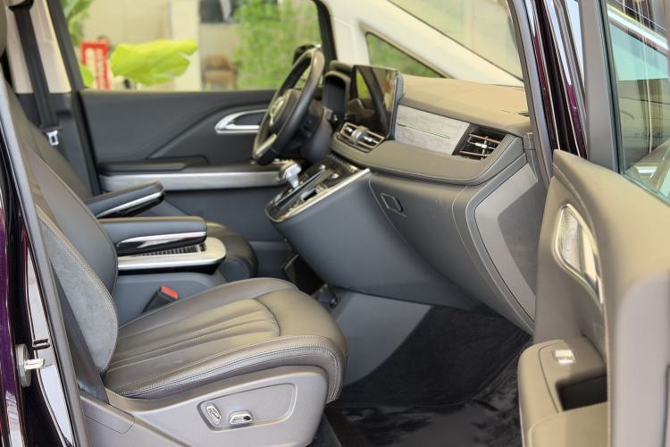 Used Hongqi HQ9 PHEV 2024 2.0T Four-Wheel Drive Business Edition