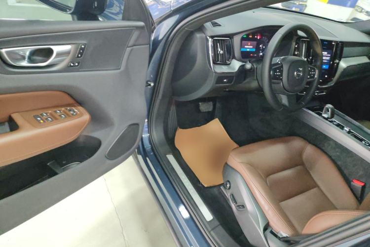 Used Volvo XC60 2024 B5 4x4 Smart Luxury Edition
