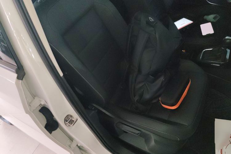 Used Volkswagen T-ROC 2021 280TSI DSG Two-Wheel Drive Comfort Connect Edition
