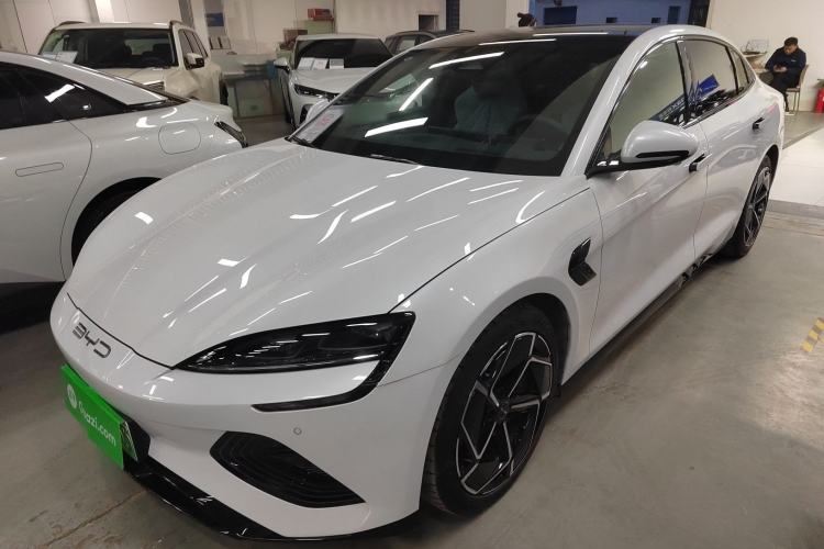 Used BYD Seal 2022 700 km Long-Range Rear-Wheel-Drive Version
