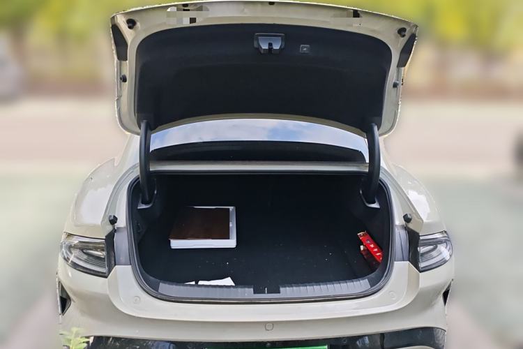 Used  SU7 2024 Rear-Drive Ultra-Long Range Advanced Pro-Level Intelligent Driving Version