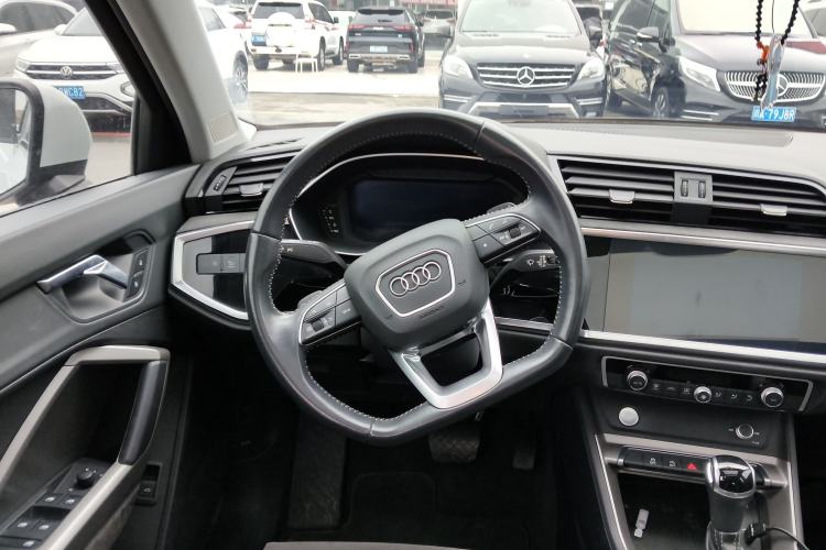 Used Audi Q3 2020 35 TFSI Fashion Dynamic Model
