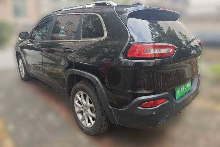 Used Jeep Cherokee 2016 2.0L Superior Edition
