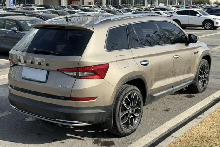 Used Skoda Kodiaq 2019 Facelifted TSI330 7-Seater Two-Wheel-Drive Luxury Enjoyment Edition China VI Standard
