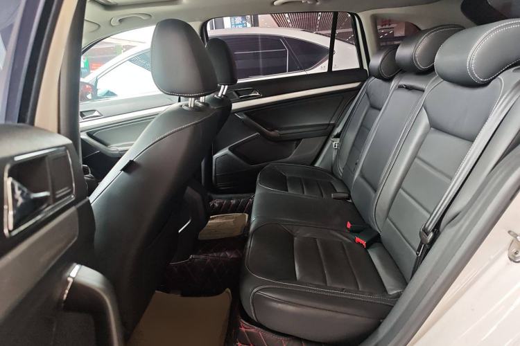 Used Volkswagen Gran Lavida 2015 230TSI DSG Comfort Edition
