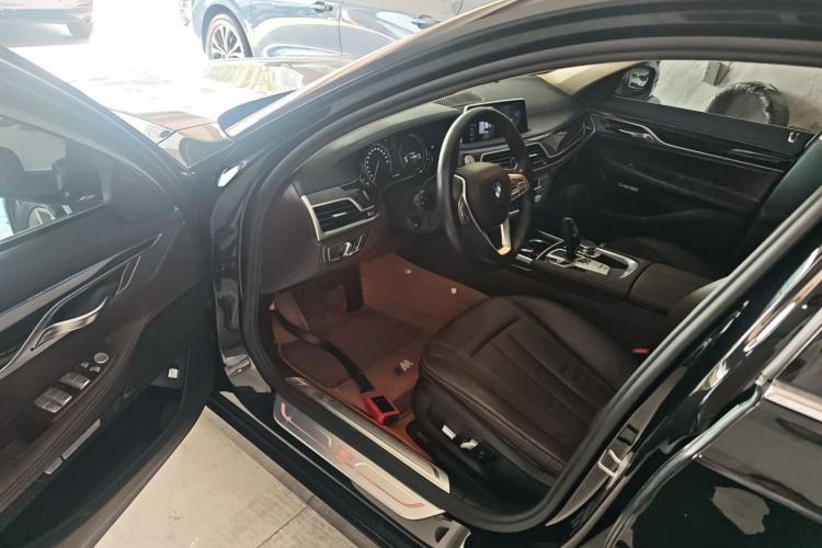 Used BMW 7 Series 2016 730Li Leading Model
