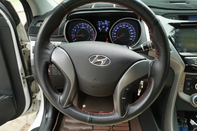 Used Hyundai Elantra (5th Generation / Langdong) 2016 1.6L Automatic Smart Version