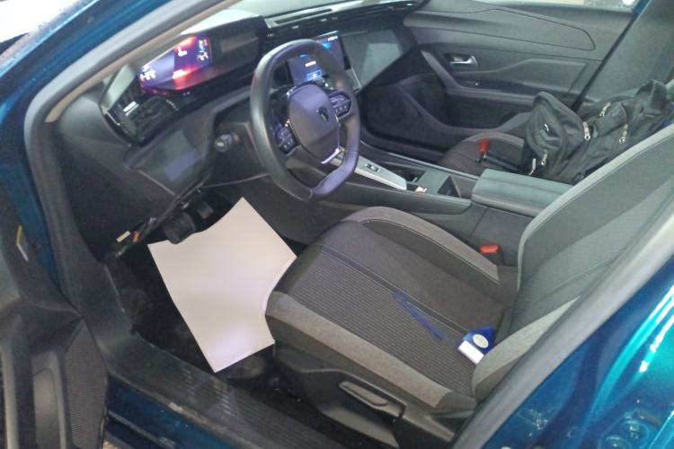 Used Peugeot 408X 2023 Active Version
