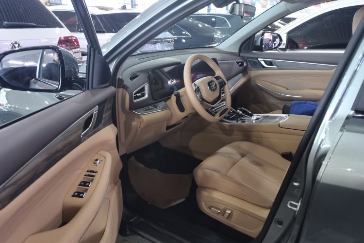 Used  E5 2024 Honor Edition 100KM Deluxe 7-Seater
