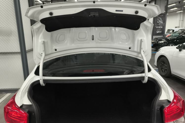 Used Hyundai Verna 2017 1.4L Manual Refreshed Version China V Standard
