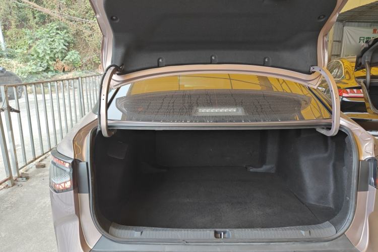 Used Toyota bZ3 2023 616 km Long-Range Premium
