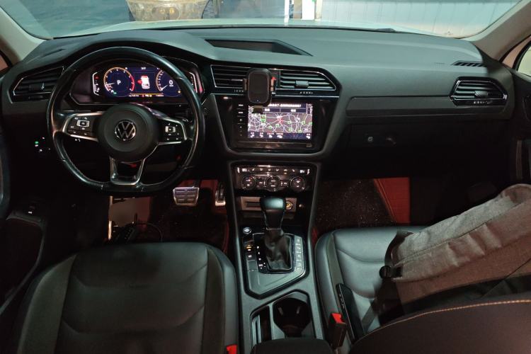 Used Volkswagen Tiguan L 2021 330TSI Automatic Two-Wheel Drive R-Line Enhanced Edition
