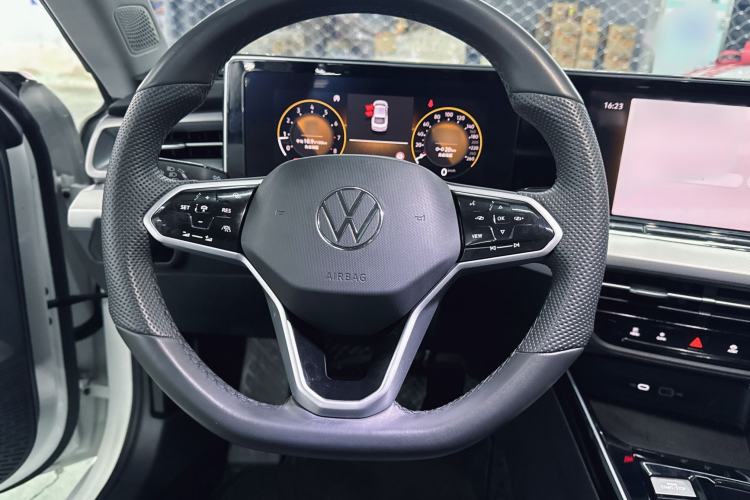 Used Volkswagen Lamando 2024 Lavida L 280TSI DSG Cool & Spicy Edition
