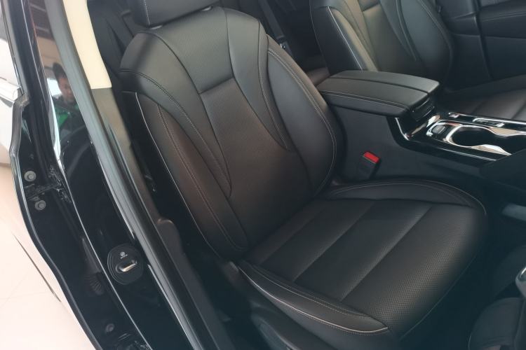 Used Buick Envision 2022 Encore Plus 652T Five-Seat All-Wheel-Drive Luxury Model