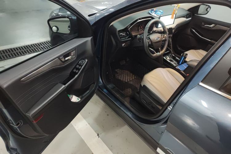 Used Ford Escape 2020 EcoBoost 245 Two-Wheel-Drive Titanium Edition
