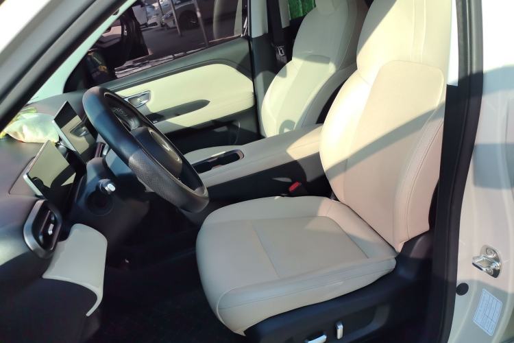 Used Wuling Bingo PLUS 2024 330 km Range Five-Seater Version
