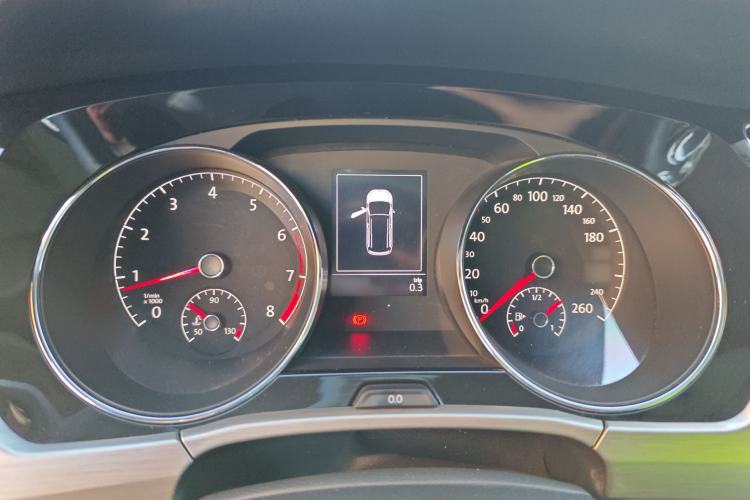 Used Volkswagen Touran 2016 Volkswagen Touran L 280TSI DSG Comfort Edition
