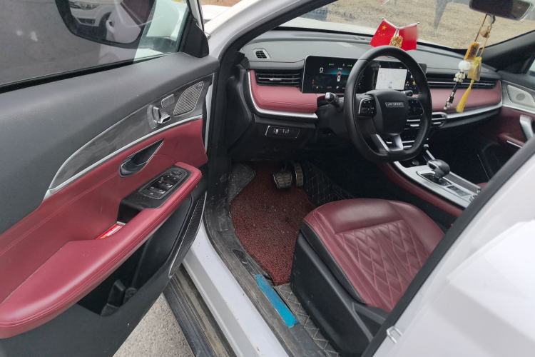 Used JETOUR X70 PLUS 2023 1.5T DCT Brave PLUS 7-Seater
