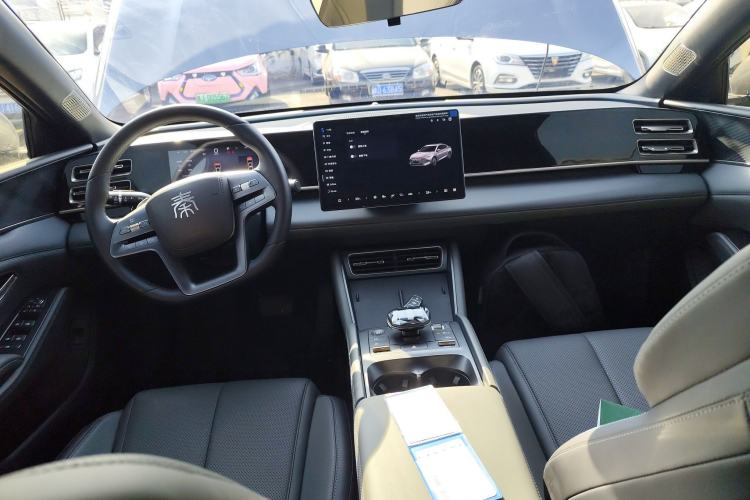 Used BYD Qin L 2025 DM-i Smart Drive 80KM Superior Model
