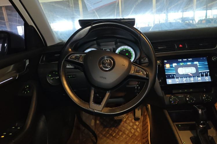 Used Skoda Octavia 2018 1.6L Automatic Luxury Edition
