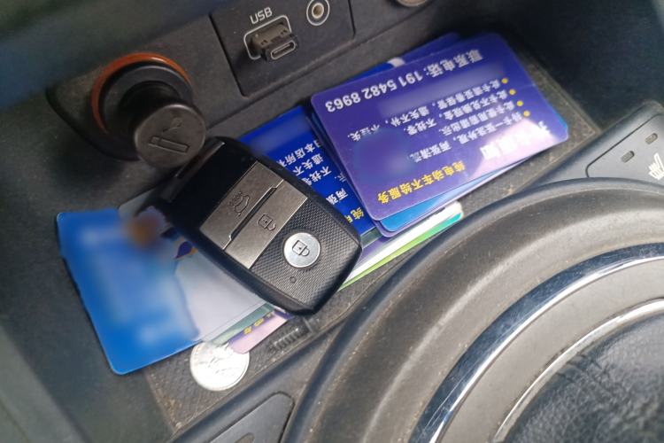 Used Kia Sportage R 2015 2.0L Automatic Two-Wheel Drive DLX Model
