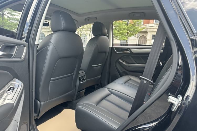 Used Roewe RX5 2018 30T Two-Wheel Drive Automatic Internet Platinum Edition
