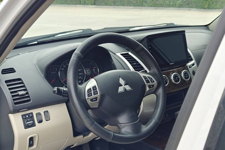 Used Mitsubishi Pajero Sport 2013 3.0L Automatic 4x4 Flagship Edition