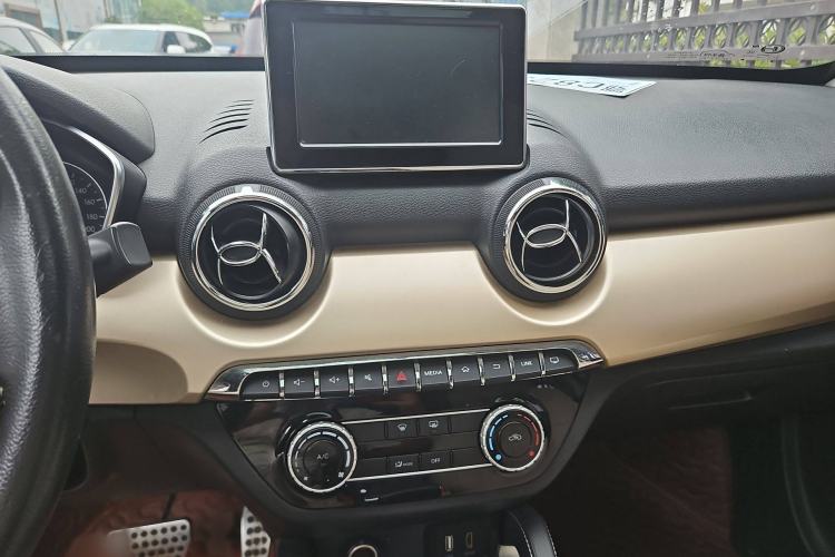 Used  Q35 2016 1.5L Automatic Cool Edition
