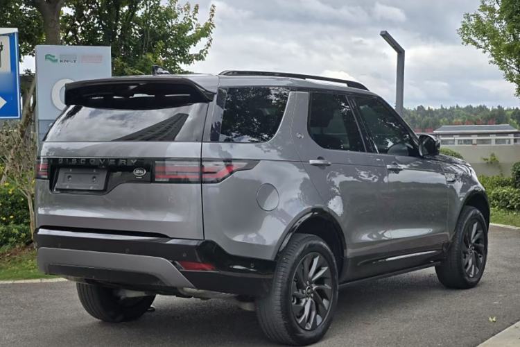 Used Land Rover Discovery 2023 Revised Version 360 PS R-Dynamic S
